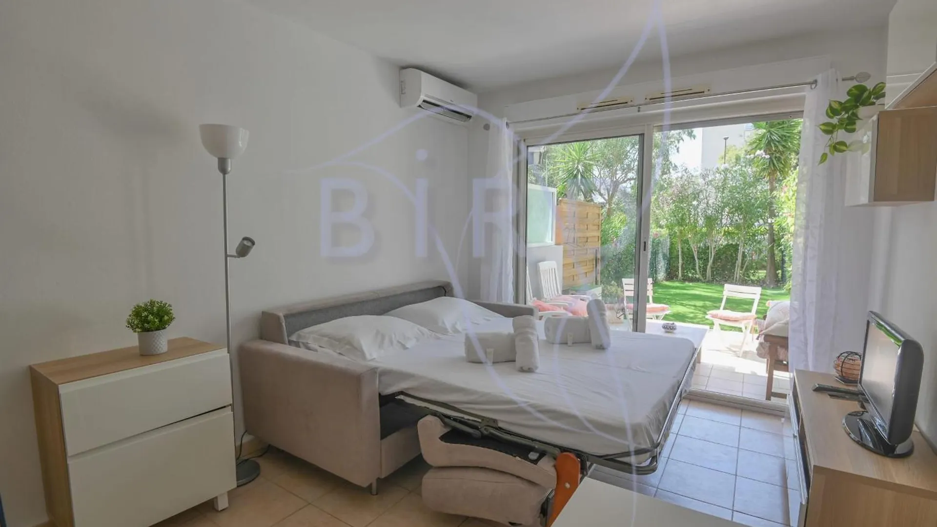 Apartment Comfortable Studio Terrace And Private Garden Cannes