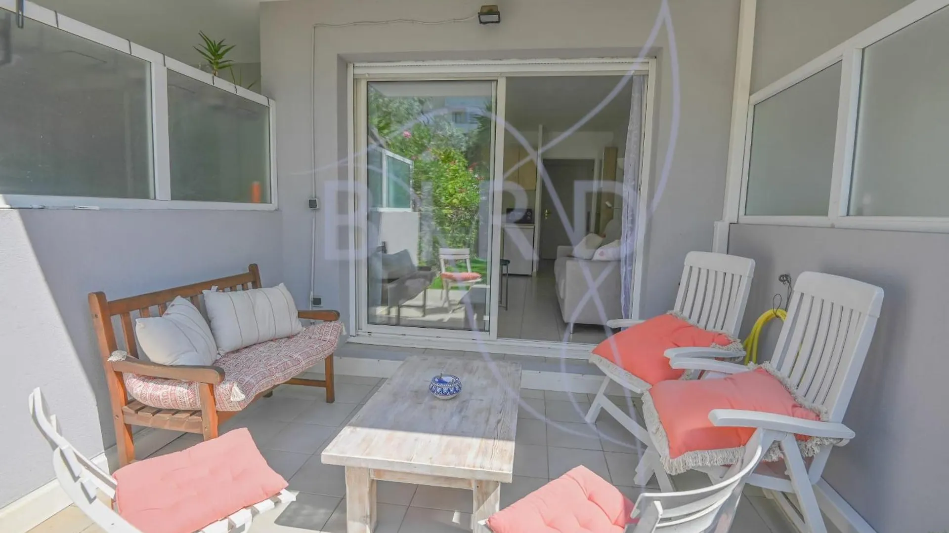 Apartment Comfortable Studio Terrace And Private Garden Cannes France